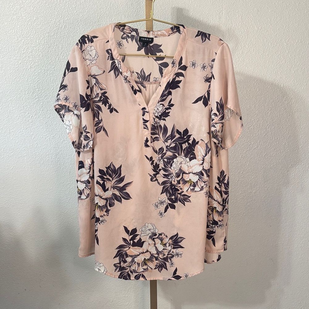 Torrid Pink Floral Blouse - Picture 1 of 5